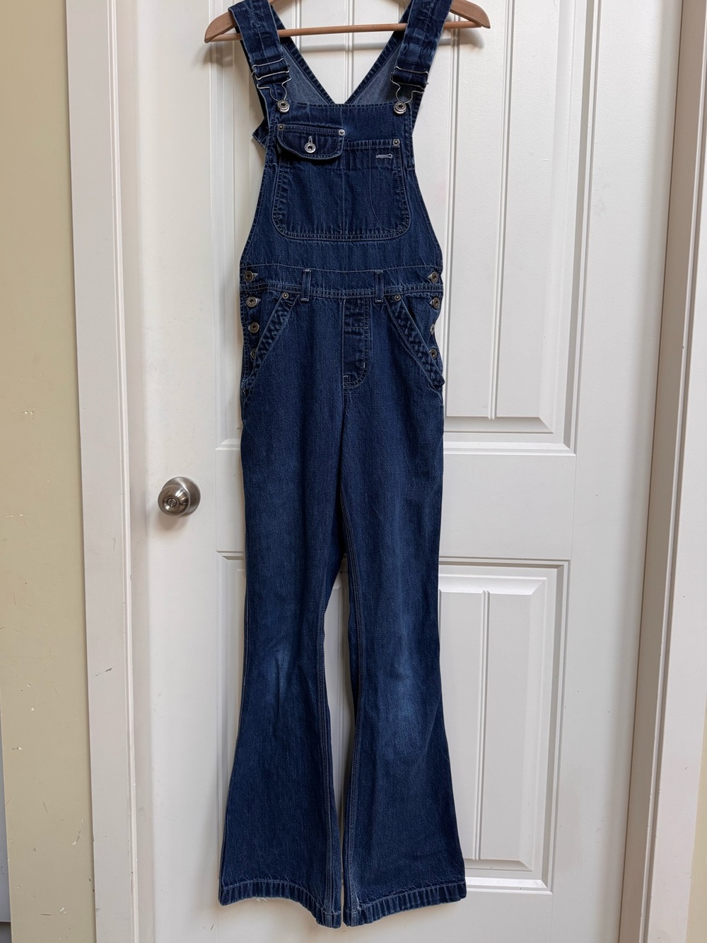 90’s Silver Jeans 100% Cotton Carpenter Flare Overalls. Size 1/33